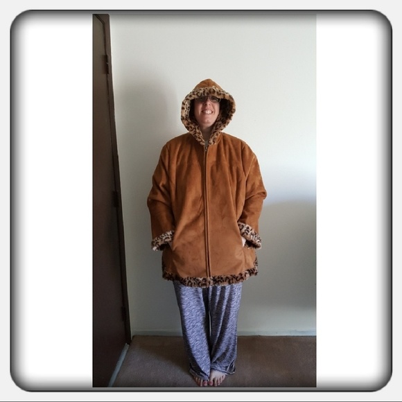 Woman's Tan Coat Size 2X - Picture 6 of 8